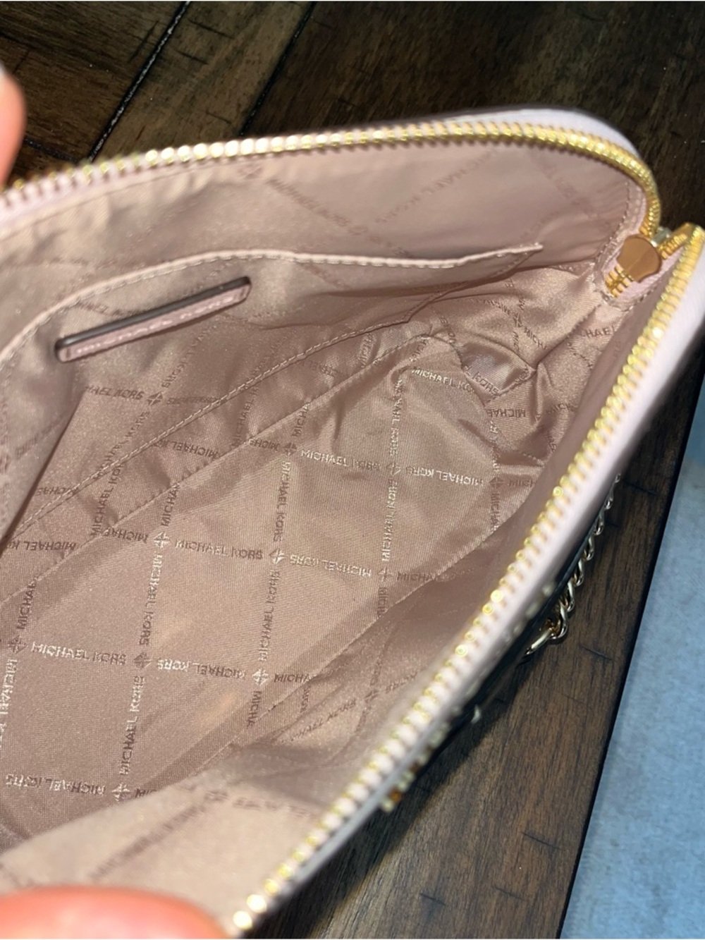Michael Kors Pink and Vanilla Signature Crossbody with Matching Wallet - Picture 3 of 4
